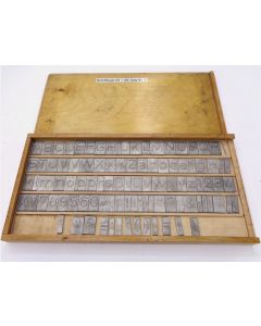 Buchstabensatz (Schriftsatz) für Deckel Graviermaschine GK12,GK21 (gebr.) Nr.4